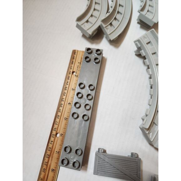 Mega Bloks Train Track Lot – Gray Rails + Extras - Picture 9 of 12